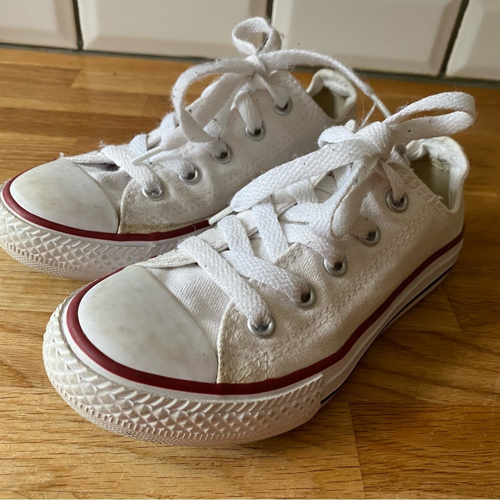 Converse All Star Chuck Taylor Youth Size 3 White Casual Comfort Walking Shoes